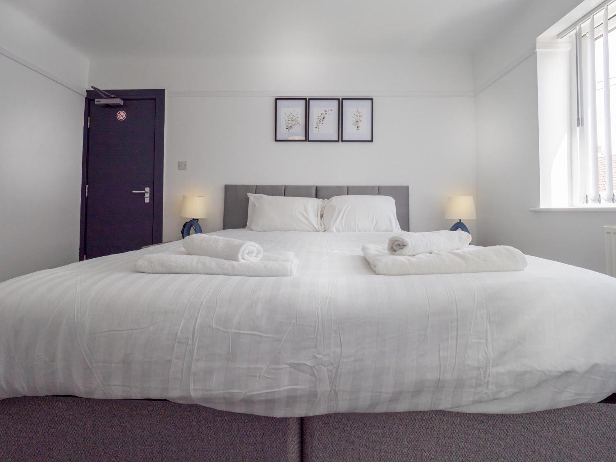 3Br Haven Retreat In Wallasey With Free Street Parking Εξωτερικό φωτογραφία